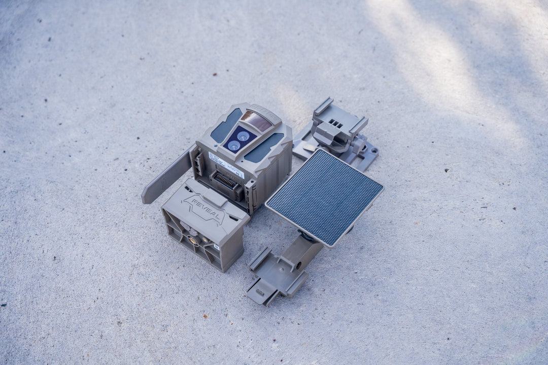Everything in the REVEAL Pro 4.0 Solar box: camera, solar panel, FlexPack R5 and mounts
